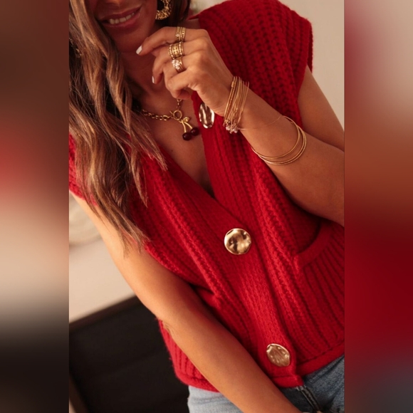 Shiloh Luxe Knit Vest - Deep Red - Picture 2 of 5